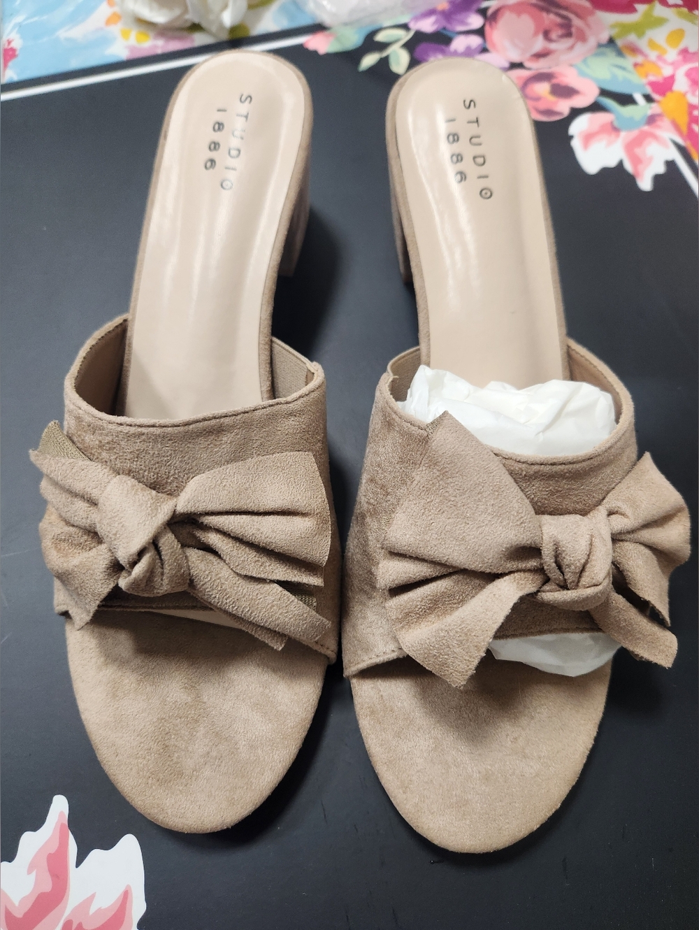 Fabu!! 🤩🤩👡 Avon Studio 1886. Brand New. Size 10